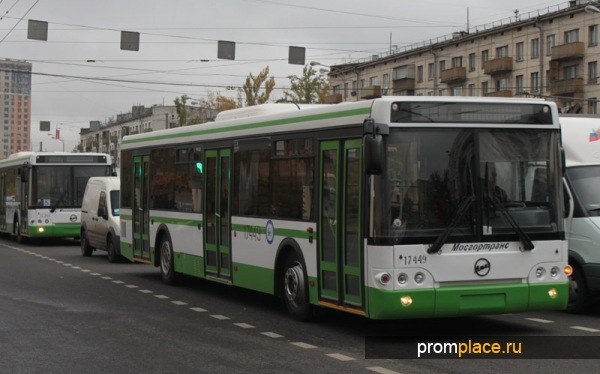 Автобус ЛиАЗ 5292 на маршруте