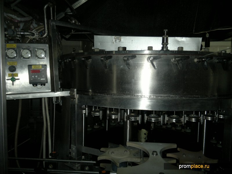Автоматическая наливочная
машина для газированных
напитков МФ-2
