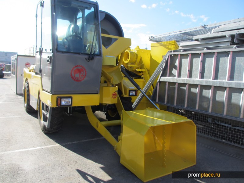 Автобетоносмеситель с самозагрузкой