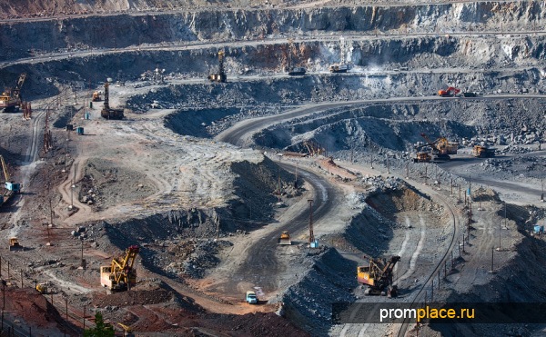 Добыча железной руды открытым способом
