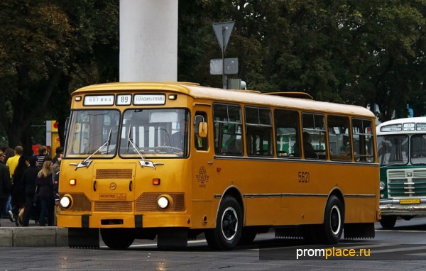 Городской автобус ЛиАЗ 677