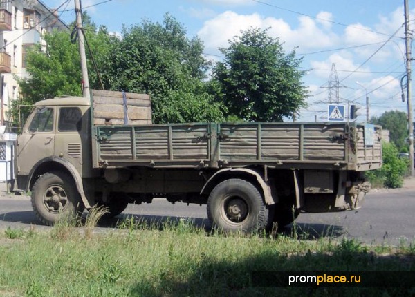 Популярный советский грузовик МАЗ 5335