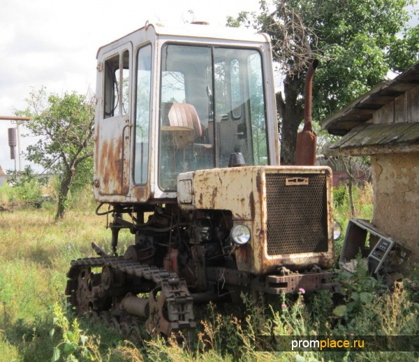 Трактор для работы на ферме