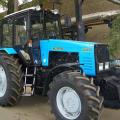 Тракторы МТЗ 1221 получили широкое распространение во многих отраслях хозяйства