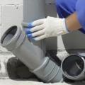 Как проложить металлические или пластиковые канализационные трубы своими руками - схемы, рекомендации